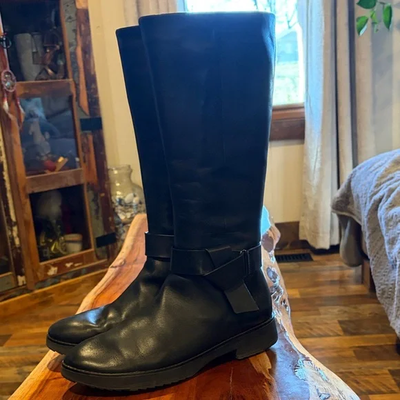 Fitflop Elegant Black Heeled Boots - Picture 1 of 7